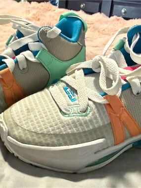 BARLEY WORN!!!! Nike Kids White Sneakers with Mint Green & Orange Accents